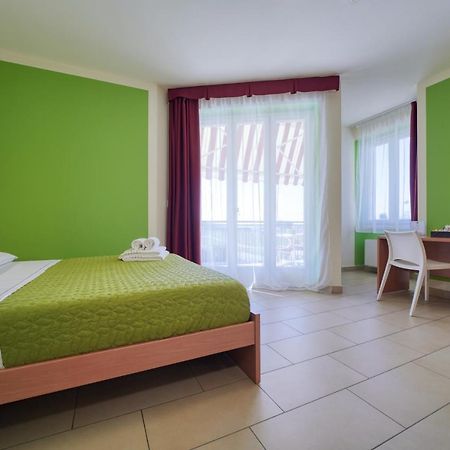 The Lighthouse Rooms Lazise Exterior photo