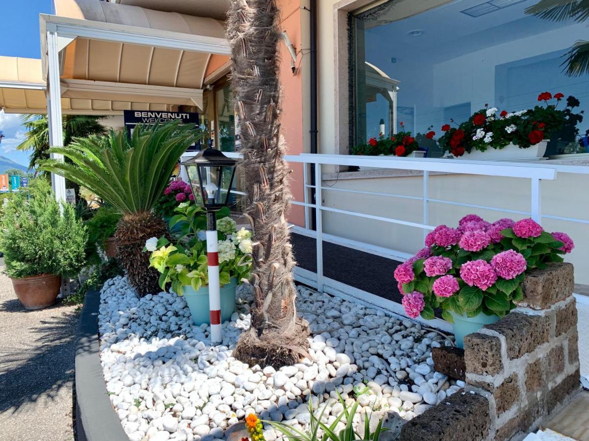 The Lighthouse Rooms Lazise Exterior photo