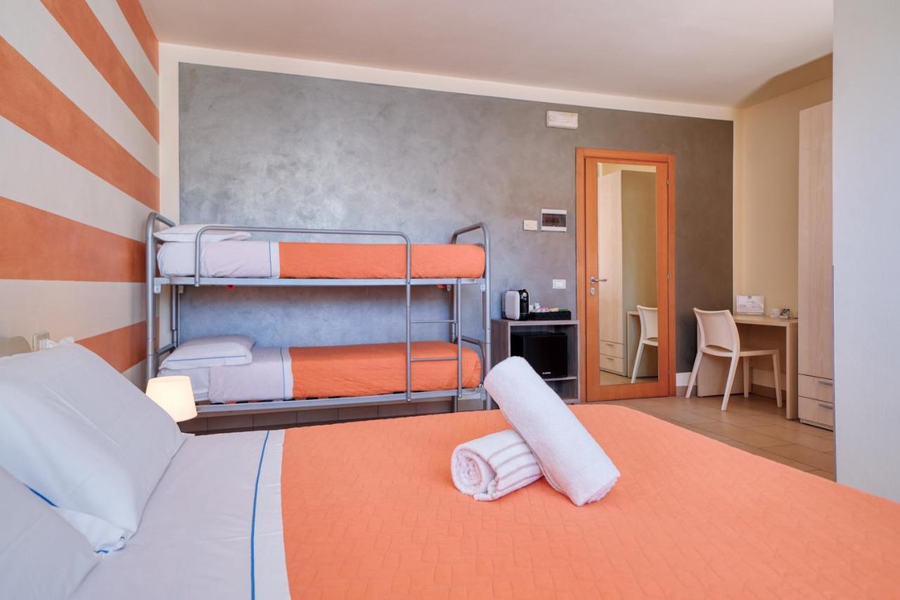 The Lighthouse Rooms Lazise Exterior photo