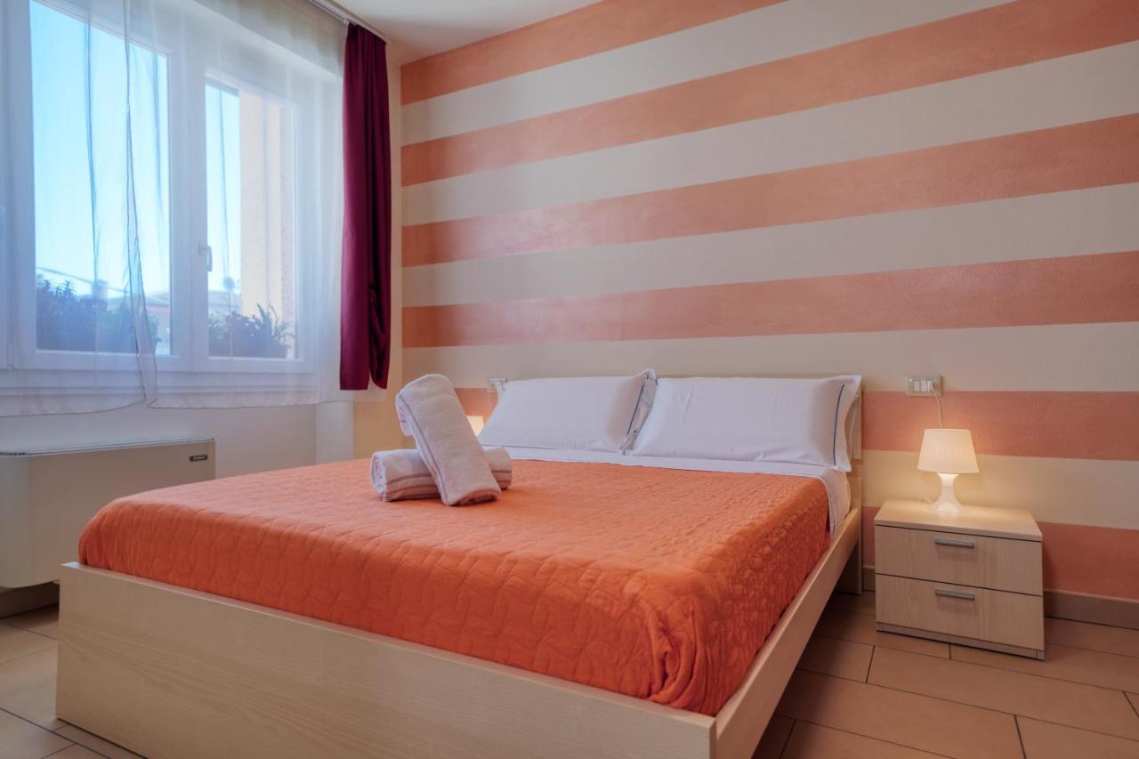 The Lighthouse Rooms Lazise Exterior photo