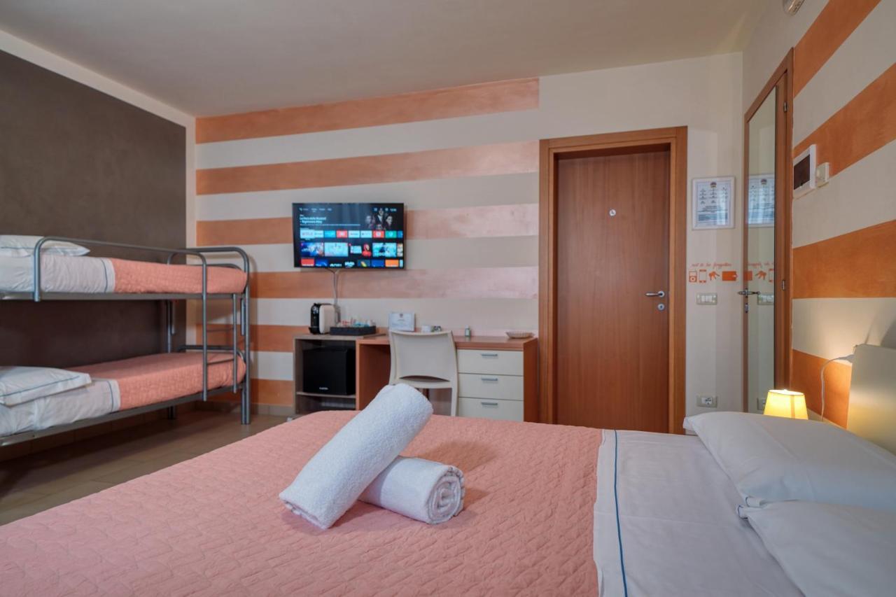 The Lighthouse Rooms Lazise Exterior photo