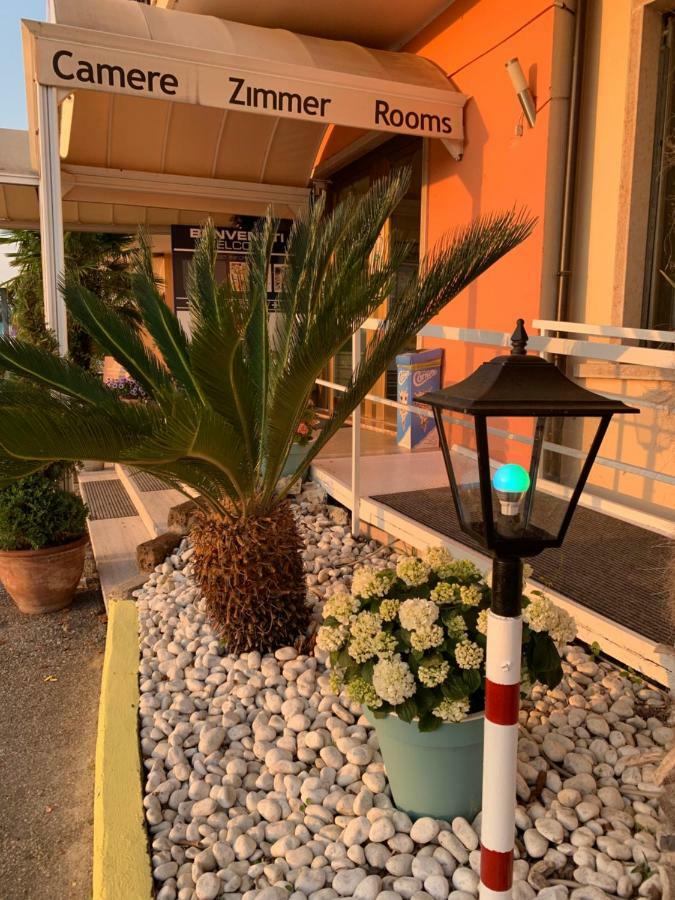 The Lighthouse Rooms Lazise Exterior photo